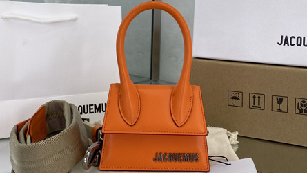 
				Jacquemus - Bag
				pantalón